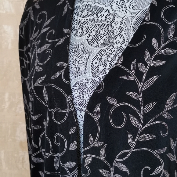 Black and gold jacket - Picture 6 of 9